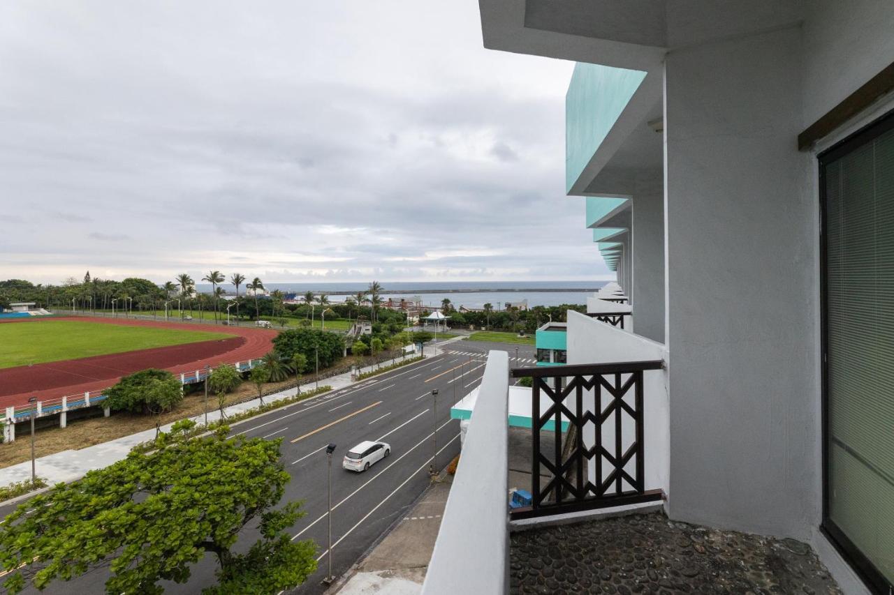 Dongxu Resort Hotel Hualien City Exterior photo